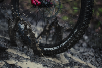 Schwalbe Pneu Magic Mary 27.5x2.40 SuperGravity Addix Soft TL-Easy black